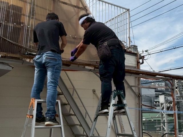 波板屋根の付け替え工事